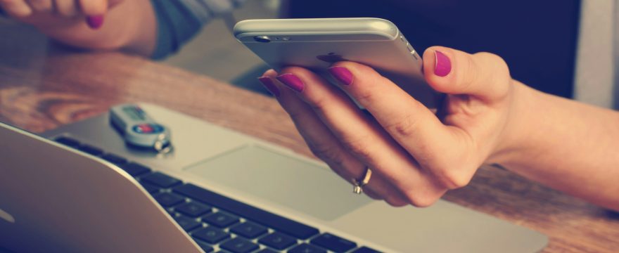 Managing Social Media via Mobile vs. Desktop Applications: A Practical Operational Guide